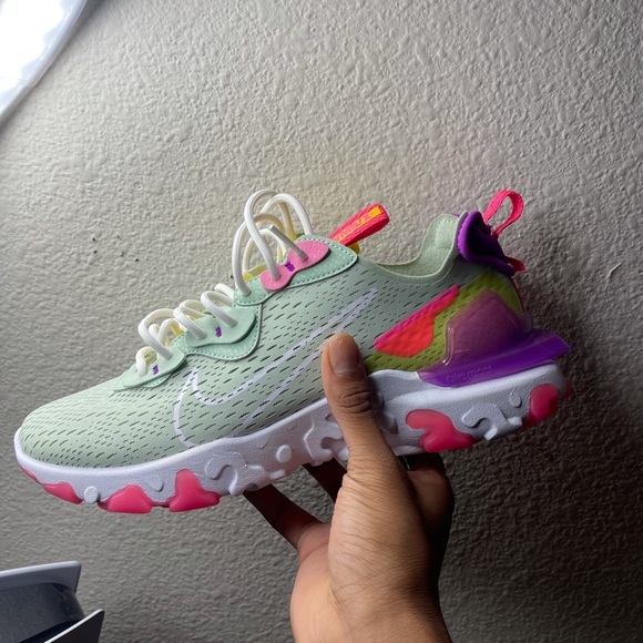 react vision pistachio